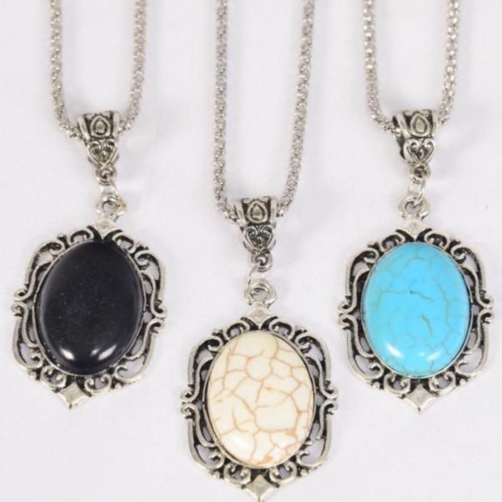 Necklace Black oval semiprecious stone great gift NEW